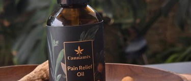 The Rise of Herbal Oil for Pain Relief: A Natural Comeback in Modern India